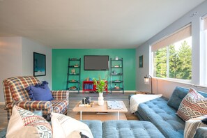 Smart TV y chimenea 