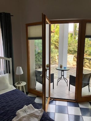 Junior Room, 1 Bedroom, Terrace, Garden View | Living room