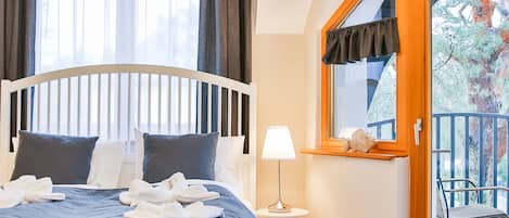 Deluxe tweepersoonskamer, balkon | Hypoallergeen beddengoed, individueel gedecoreerd