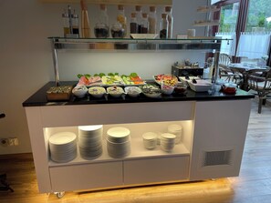 Daily buffet breakfast for a fee - Willa 4 Pory Roku Uznam (Swinoujscie)