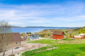 Exterior - Two-level condo w/ lake view, balcony & shared pool/hot tub/tennis (Garden City)