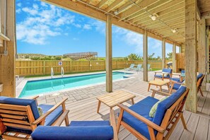 室外游泳池，恒温泳池