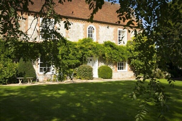 Exterior - Apuldram Manor (Chichester)