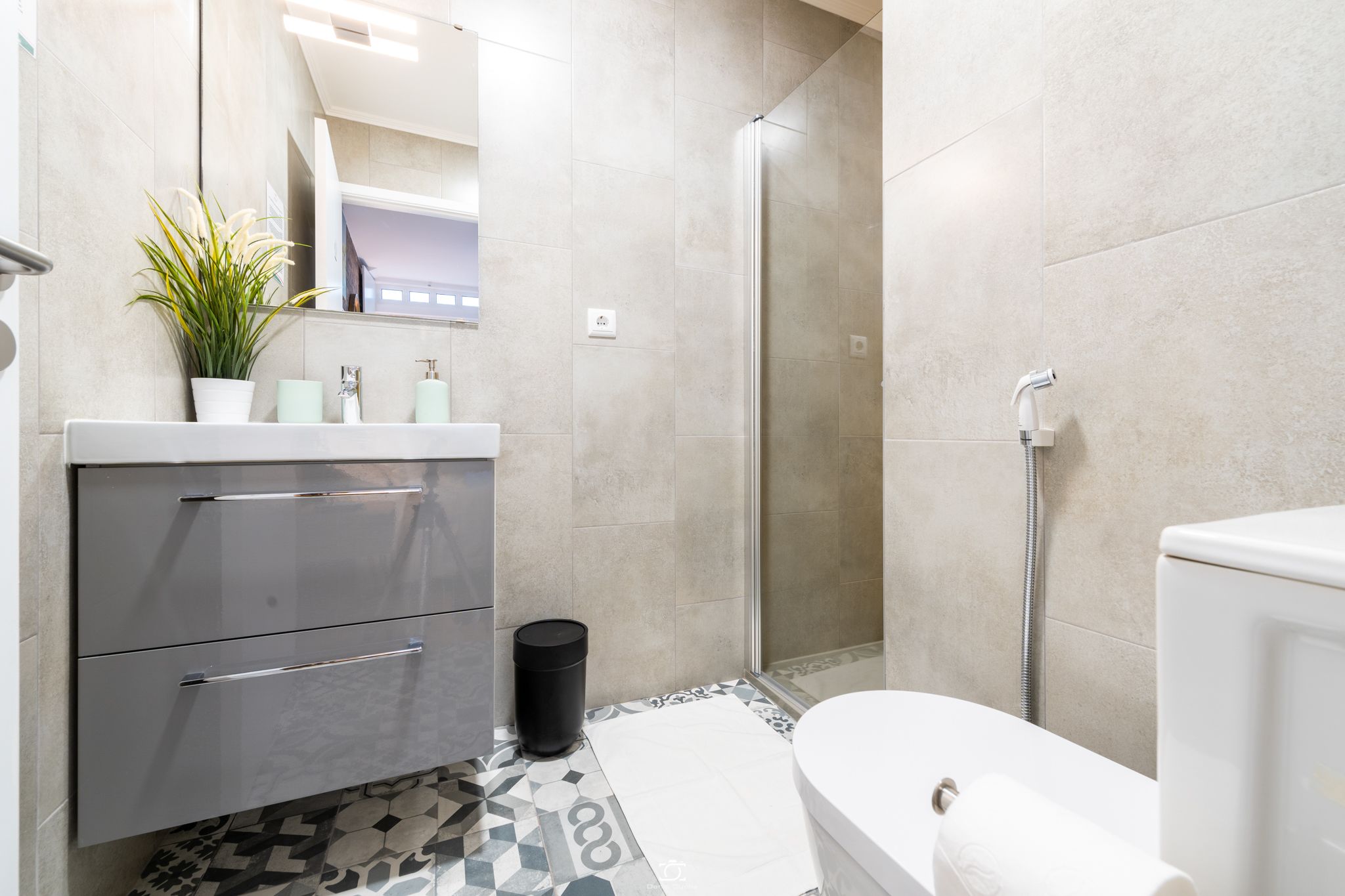 Family Apartment, 1 Bedroom, Non Smoking, City View | Bathroom | Shower, hair dryer, towels, soap
