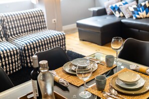Family Apartment, 1 Bedroom, Non Smoking, City View | In-room dining