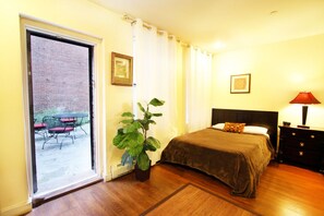 1 bedroom, in-room safe, iron/ironing board, WiFi - Manhattan Chic 1  Bedroom Apartment With Private Garden (New York)
