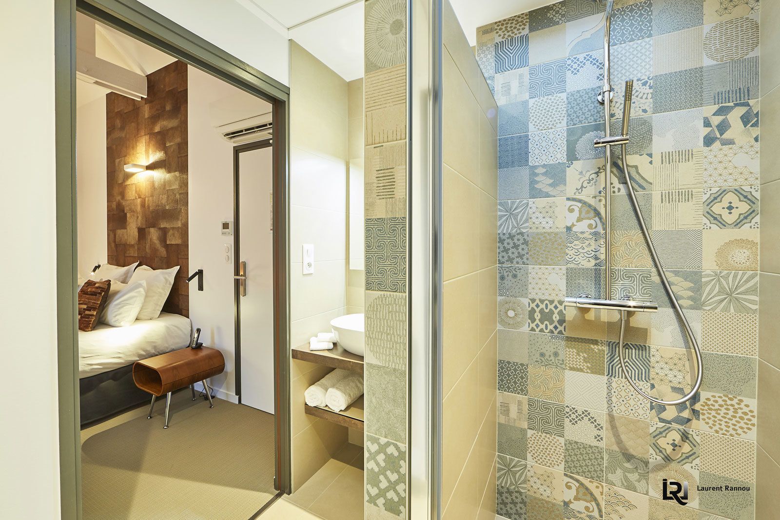 comfort double or twin room | bathroom shower