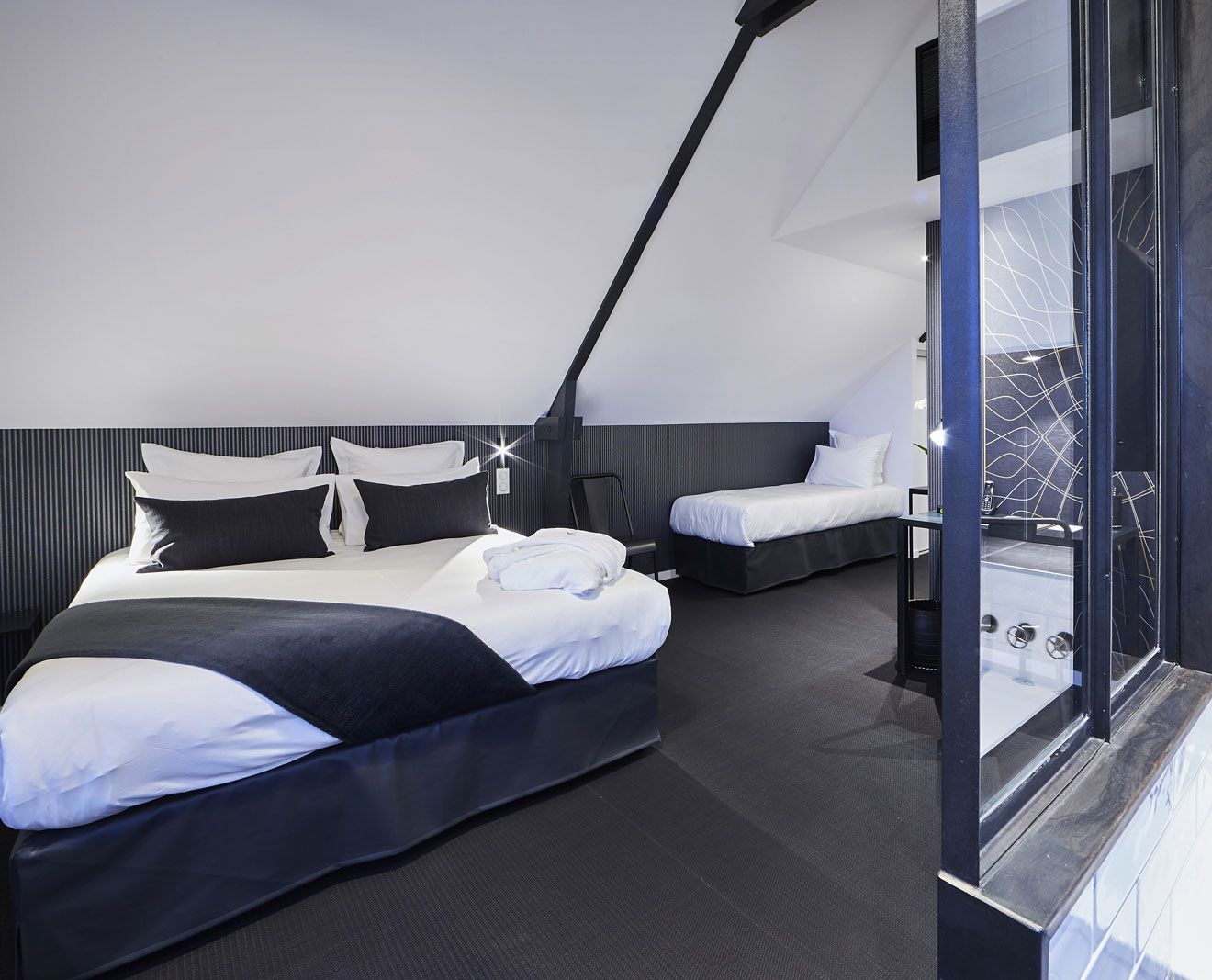 junior suite | premium bedding, minibar, in-room safe, individually decorated