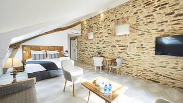 Suite Familiale | Coin séjour | Télévision à écran plat