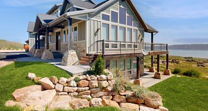 Find amenities galore at this spacious home w/ game room, shared pool, & hot tub