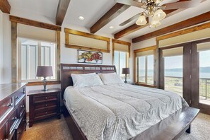 8 bedrooms, iron/ironing board, WiFi, bed sheets