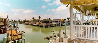 Waterfront home w/ private dock & shared pools/hot tub/gym - 2 dogs welcome