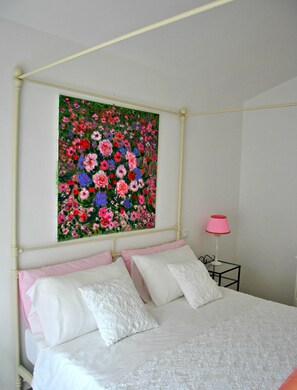In-room safe, soundproofing, free WiFi, bed sheets - Bed & Breakfast Le Azalee (Numana)