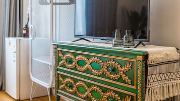 Deluxe Double Room, 1 Bedroom, Non Smoking, Kitchen | Room amenity
