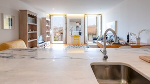 Apartemen Keluarga, 1 kamar tidur, balkon, pemandangan sungai | Dapur pribadi