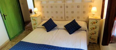 3 chambres, fer et planche à repasser, Wi-Fi gratuit, draps fournis