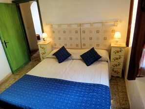 3 bedrooms, iron/ironing board, free WiFi, bed sheets - Ideal apartment for families and groups - just a few steps from the sea (Valledoria)