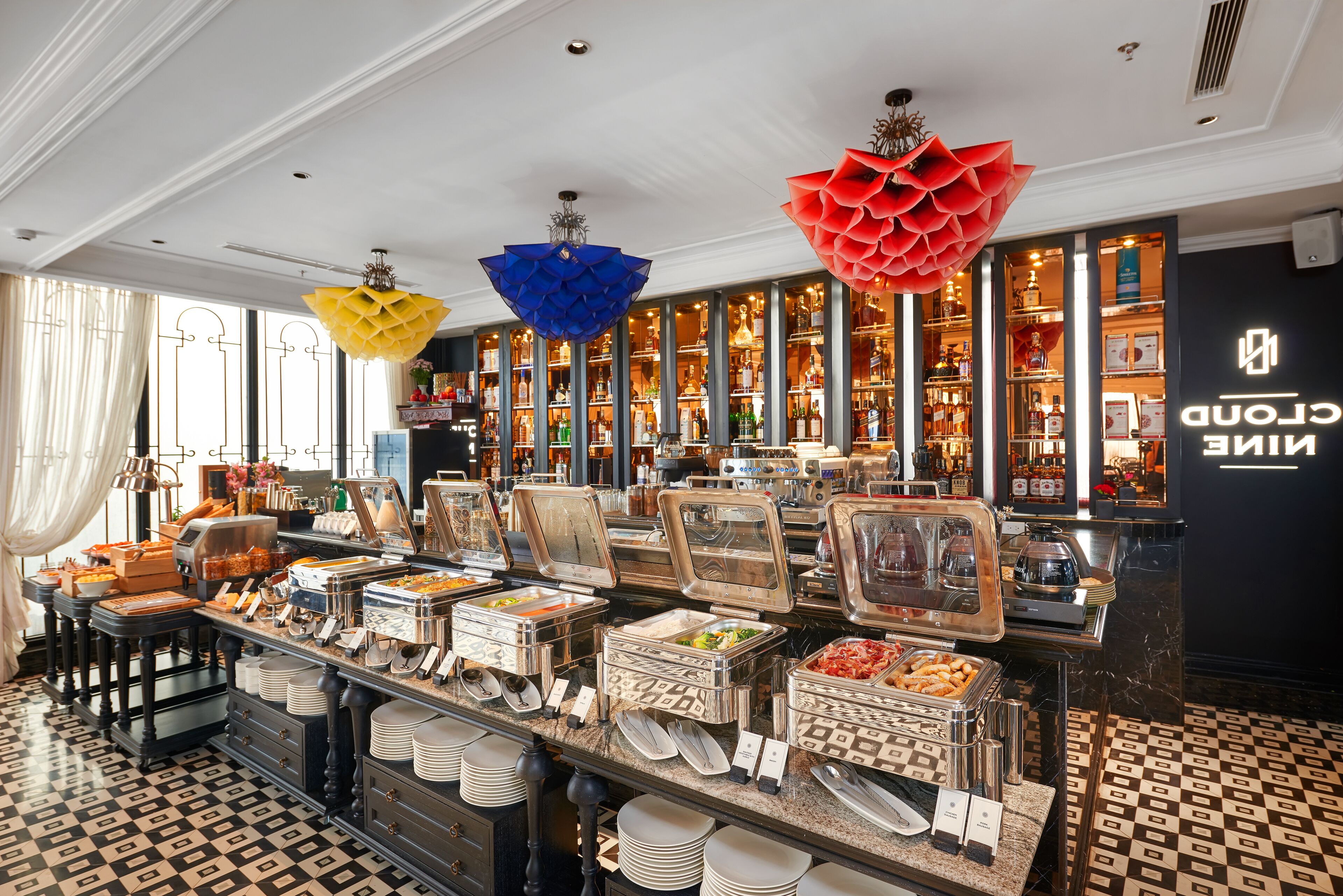 breakfast, lunch, dinner served; local and international cuisine