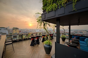 Bar (on property) - La Siesta Premium Hang Be (Hanoi)