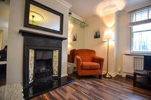 Apartment, 1 Bedroom | Living room