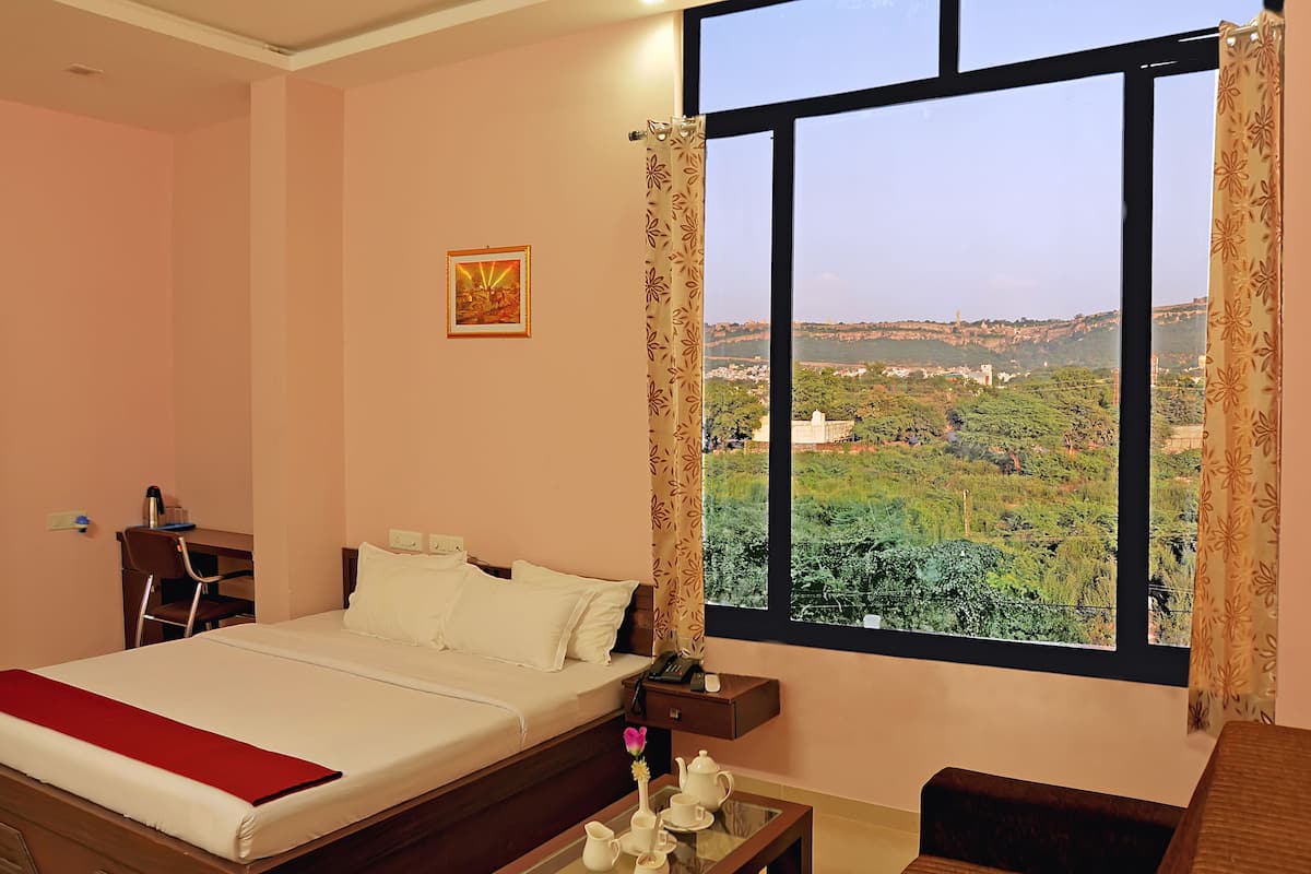 Fort View | Soundproofing, rollaway beds, free WiFi