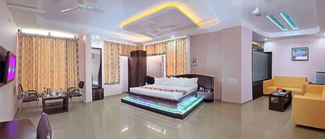 Padmini Suite | Soundproofing, rollaway beds, free WiFi