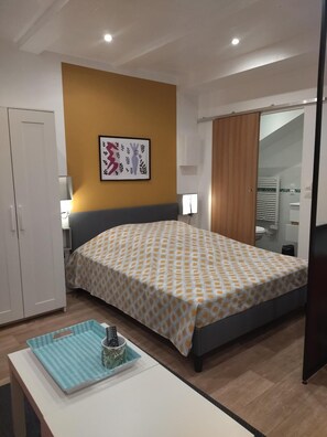 Iron/ironing board, WiFi, bed sheets - The top studio for 2 (Perros-Guirec)