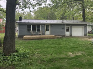 Exterior - Rustic Cabin Getaway (Beaverton)