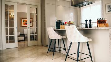 Villa | In-room dining