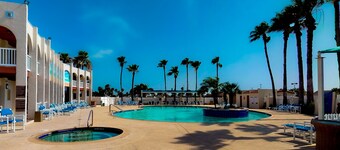 Beautiful waterfront home w/ private dock, shared pool/hot tub - 1 dog OK