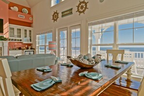 House, 4 Bedrooms | Dining