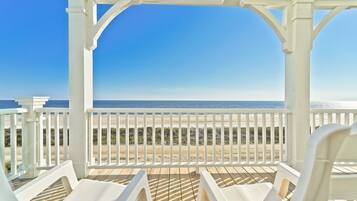 House, 4 Bedrooms | Property grounds