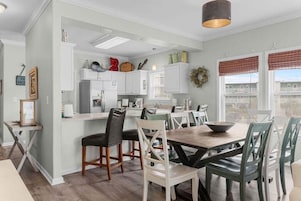 Duplex, 3 Bedrooms | Dining