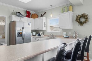 Private kitchen - Spinnaker Pointe 2a 3 Bedroom Duplex by RedAwning (Gulf Shores)
