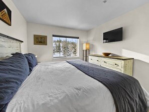 コンドミニアム 2 ベッドルーム | 2 室のベッドルーム、ノートパソコン用作業スペース、アイロン / アイロン台、WiFi (無料)