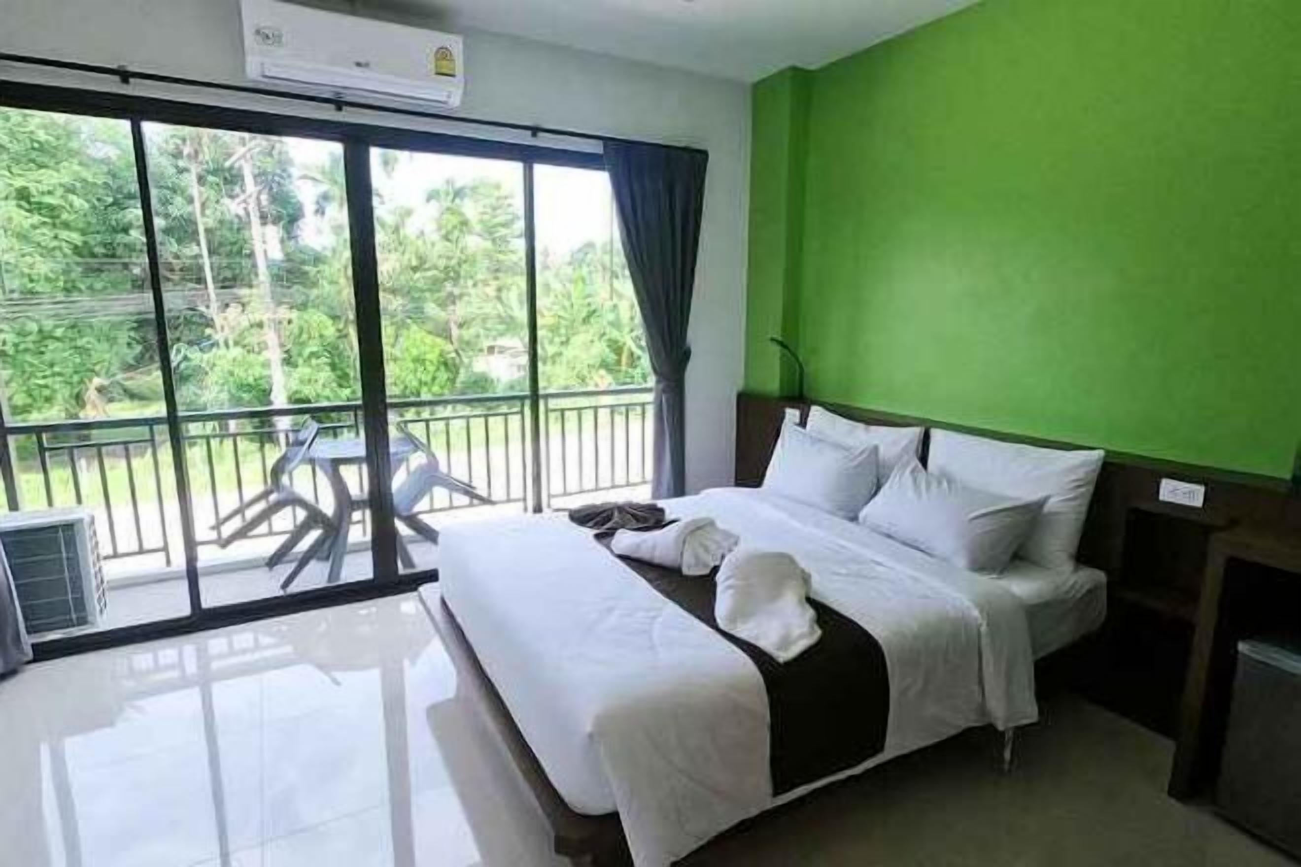 Desk, blackout curtains, rollaway beds, free WiFi