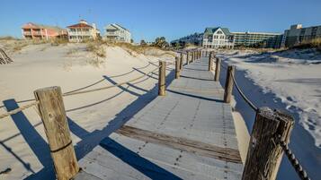 Duplex, 2 Bedrooms | Property grounds