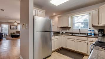 Duplex, 2 Bedrooms | Private kitchen