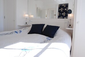 Unclassified image, 4 of 27, button