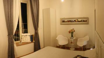 2 bedrooms, desk, iron/ironing board, travel cot