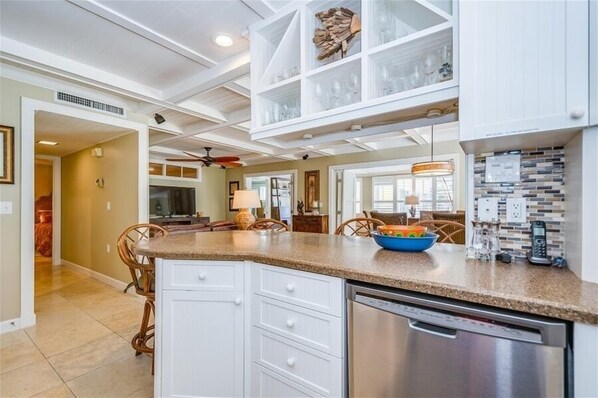 House, 2 Bedrooms | Private kitchen | Coffee/tea maker