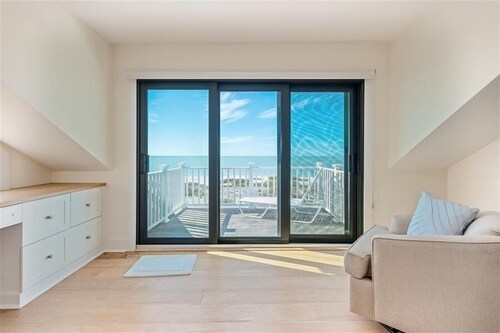 Seagrape Colony 03 3 Bedroom Home by RedAwning