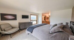 Condo, 3 Bedrooms - Spacious 3 Br Plaza Unit With Washer/dryer 3 Bedroom Condo - No Cleaning Fee! by RedAwning (Crested Butte)