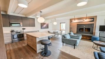 Kondominium, 3 kamar tidur | Dapur pribadi | Lemari es, oven, dan mesin pembuat kopi/teh