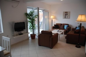 City Apartment | Living room