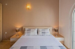 3 bedrooms, blackout drapes, iron/ironing board, free WiFi - Villa Alex Becici (Becici)