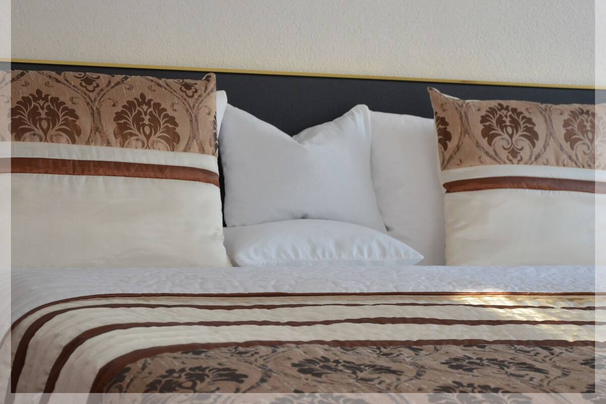 Individually decorated, individually furnished, soundproofing, free WiFi