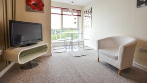 Apartment, 2 Bedrooms | Living room