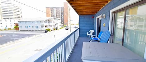 Condo, 2 Bedrooms | Outdoor dining