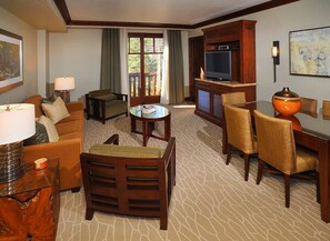 コンドミニアム 2 ベッドルーム | リビング エリア | スマートテレビ